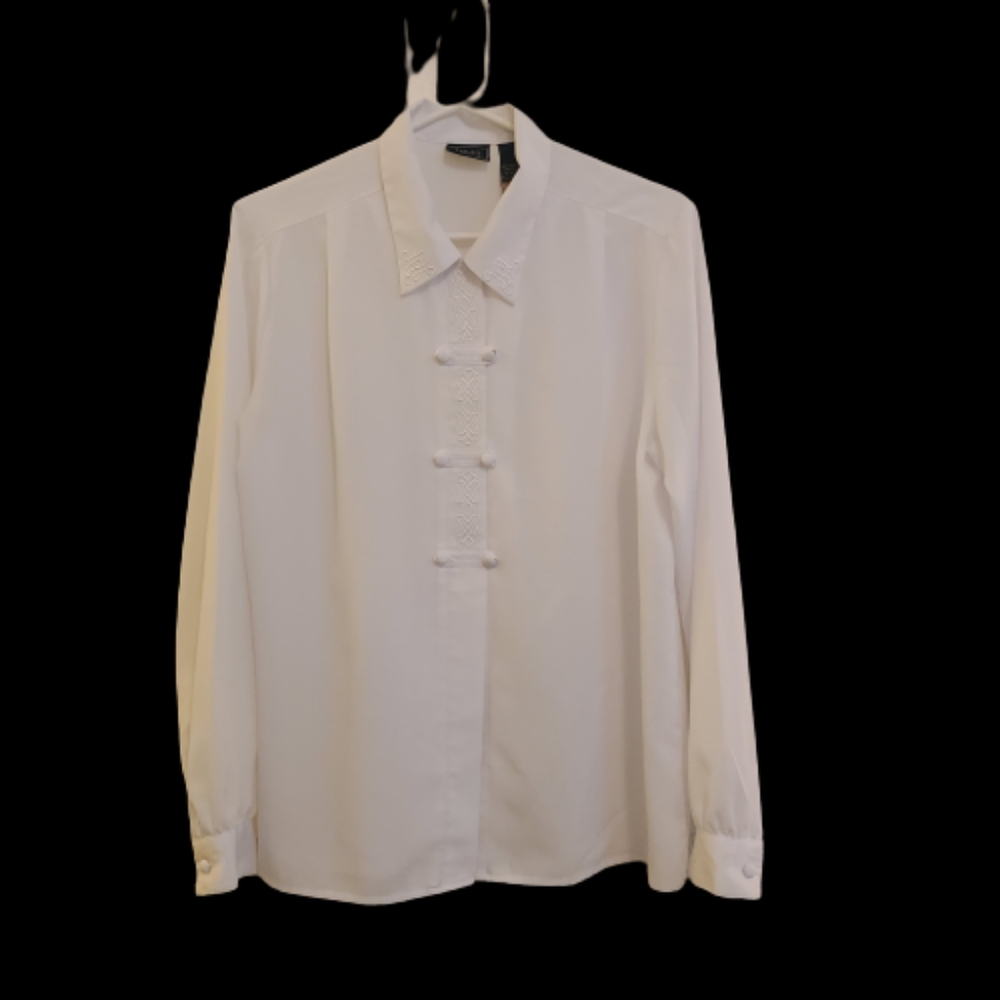 NWOT Laura Scott Embroidered Blouse